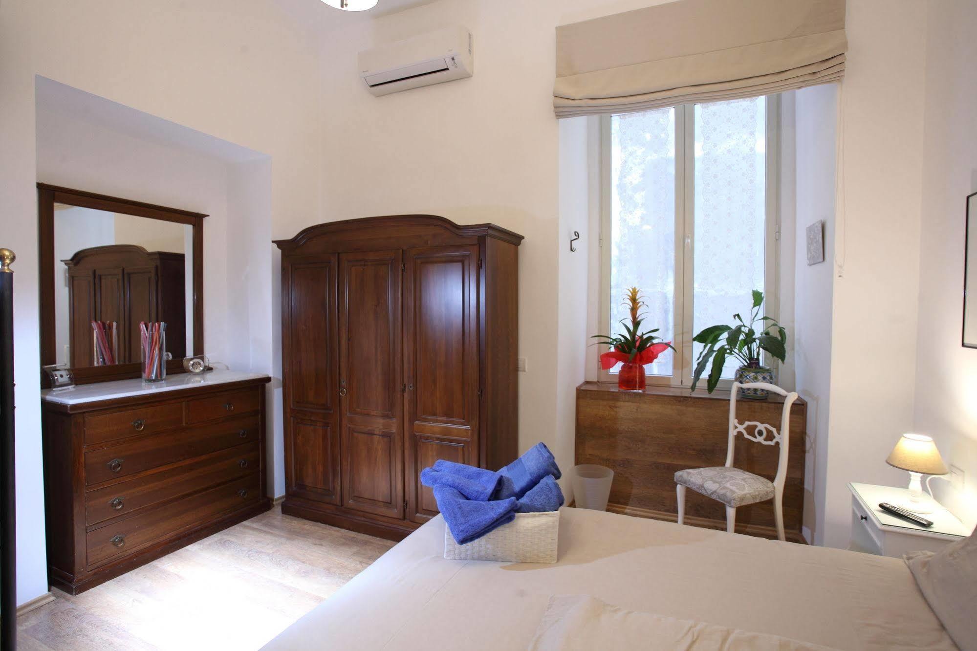 Napoli Pietrasanta Lt Bed & Breakfast Eksteriør bilde