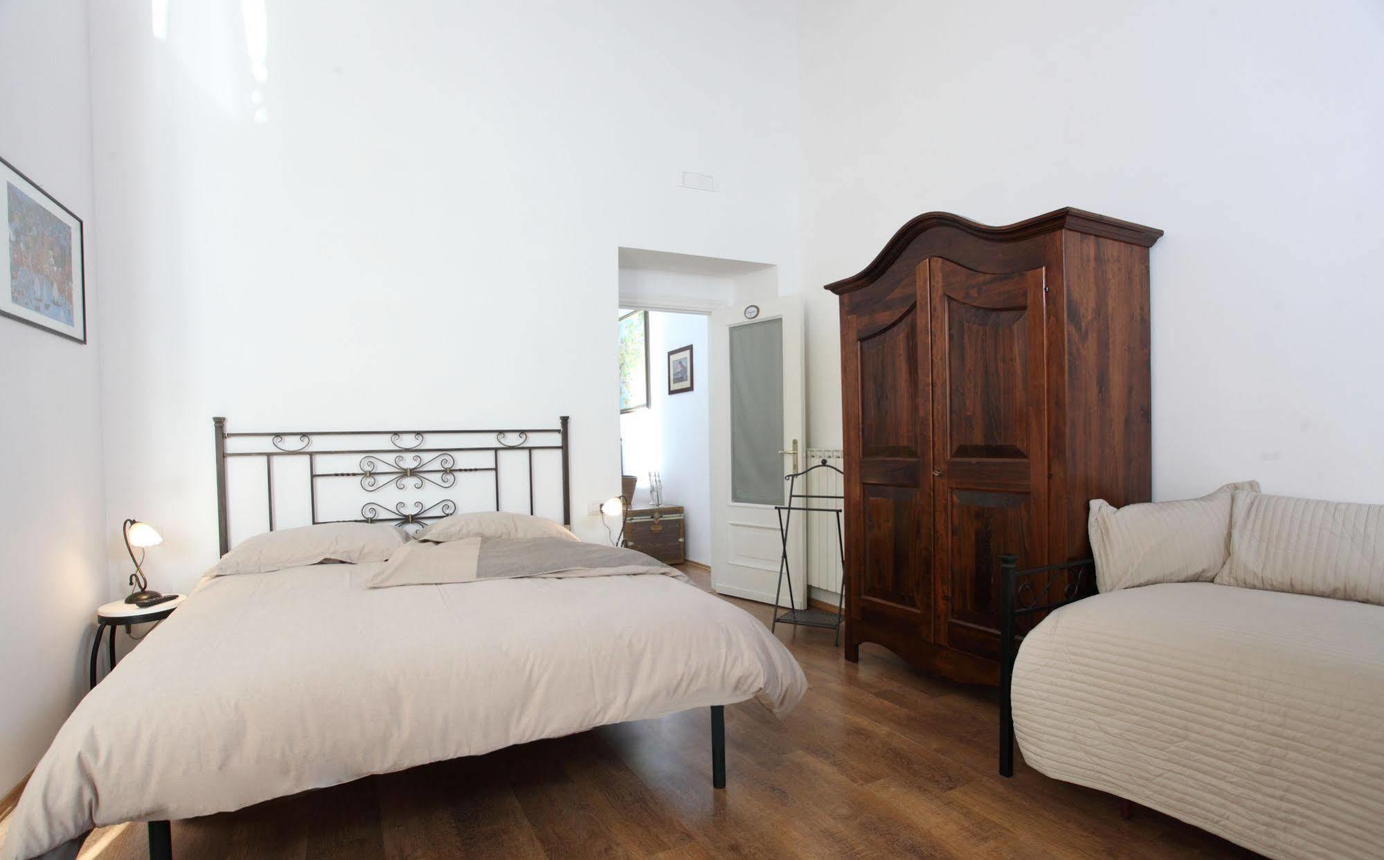 Napoli Pietrasanta Lt Bed & Breakfast Eksteriør bilde